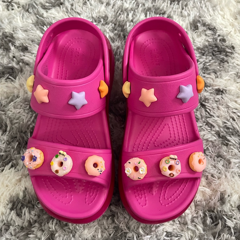 Crocs mega crush sandals juice w8